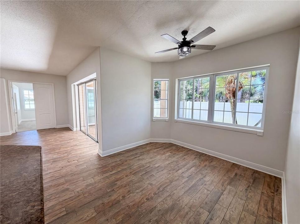 For Sale: $695,000 (5 beds, 3 baths, 3299 Square Feet)