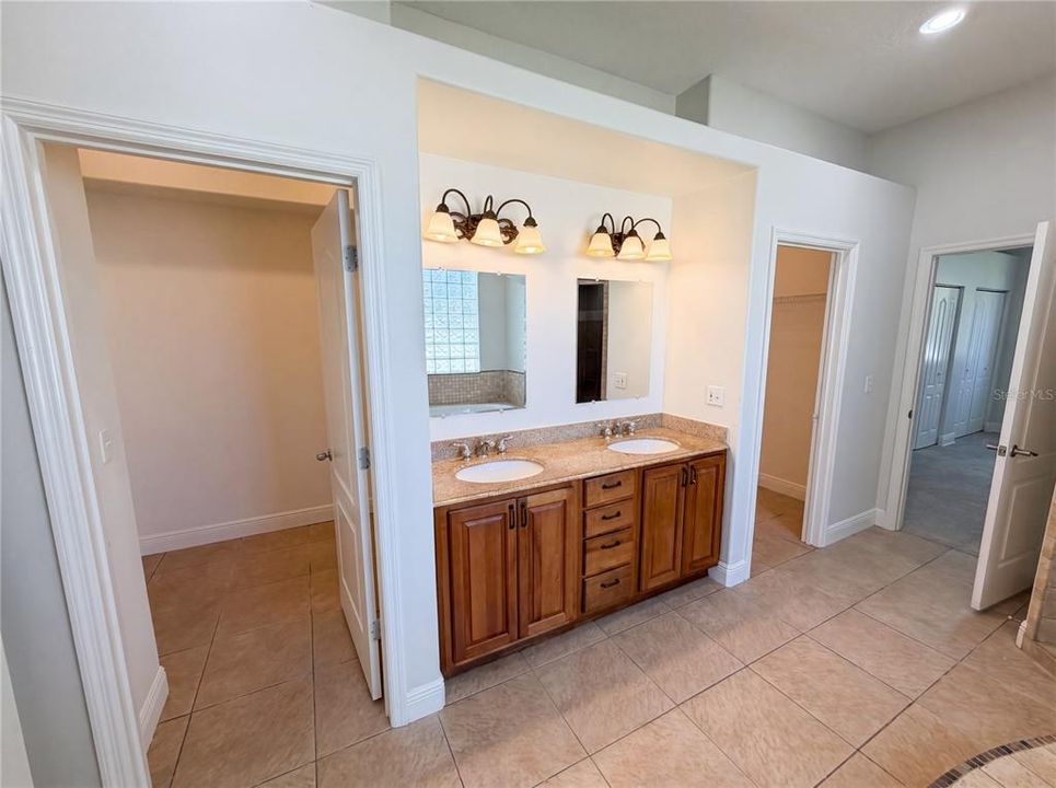 For Sale: $695,000 (5 beds, 3 baths, 3299 Square Feet)