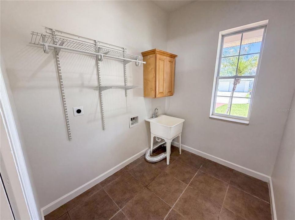 For Sale: $695,000 (5 beds, 3 baths, 3299 Square Feet)