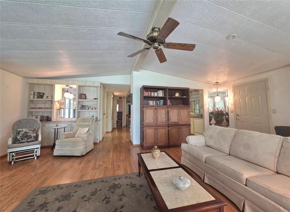 For Sale: $207,000 (2 beds, 2 baths, 1344 Square Feet)