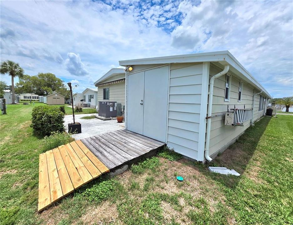 For Sale: $207,000 (2 beds, 2 baths, 1344 Square Feet)