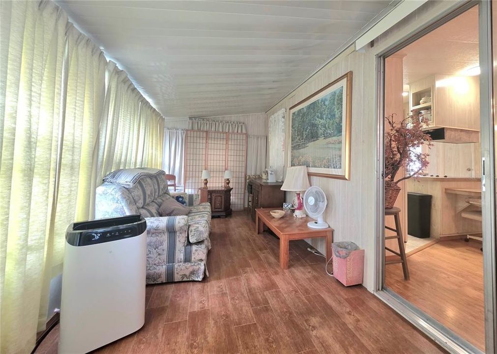 For Sale: $207,000 (2 beds, 2 baths, 1344 Square Feet)