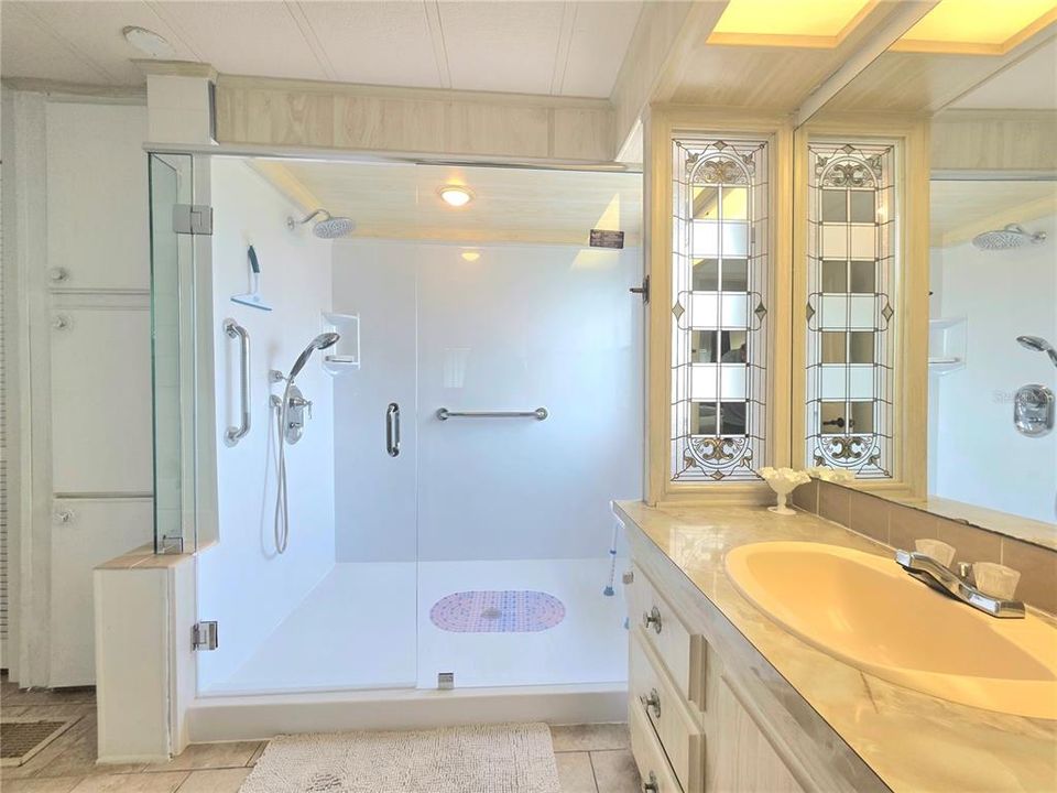 For Sale: $207,000 (2 beds, 2 baths, 1344 Square Feet)