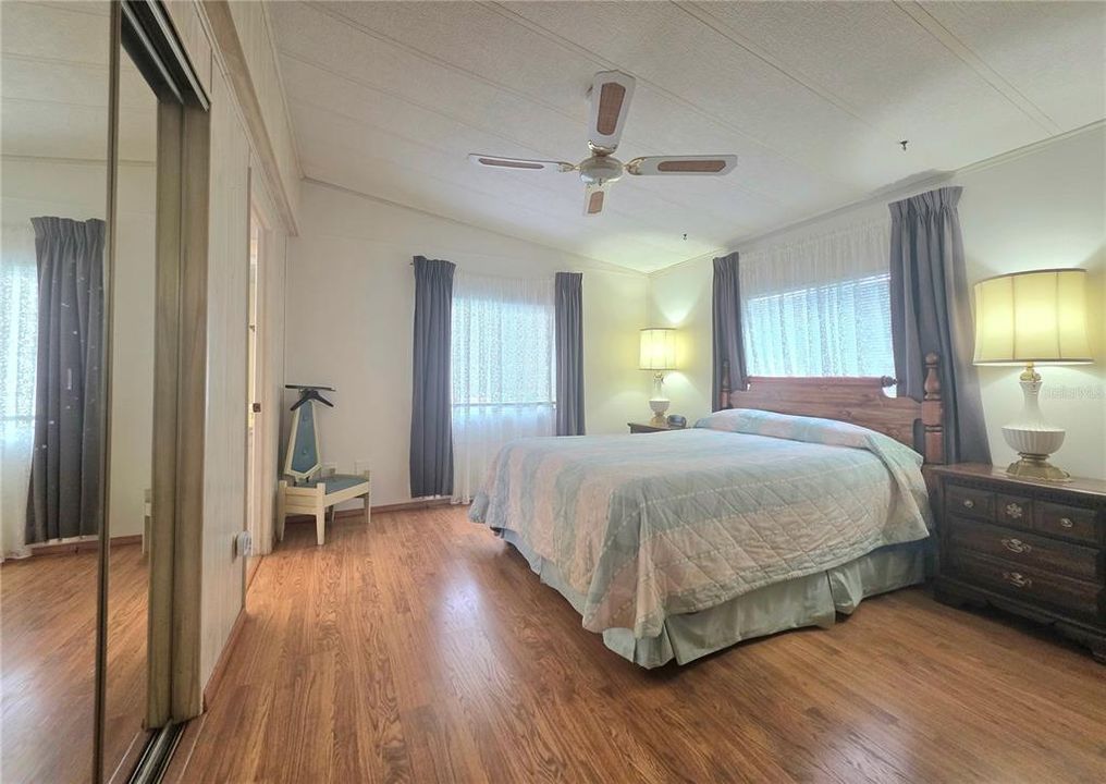 For Sale: $207,000 (2 beds, 2 baths, 1344 Square Feet)