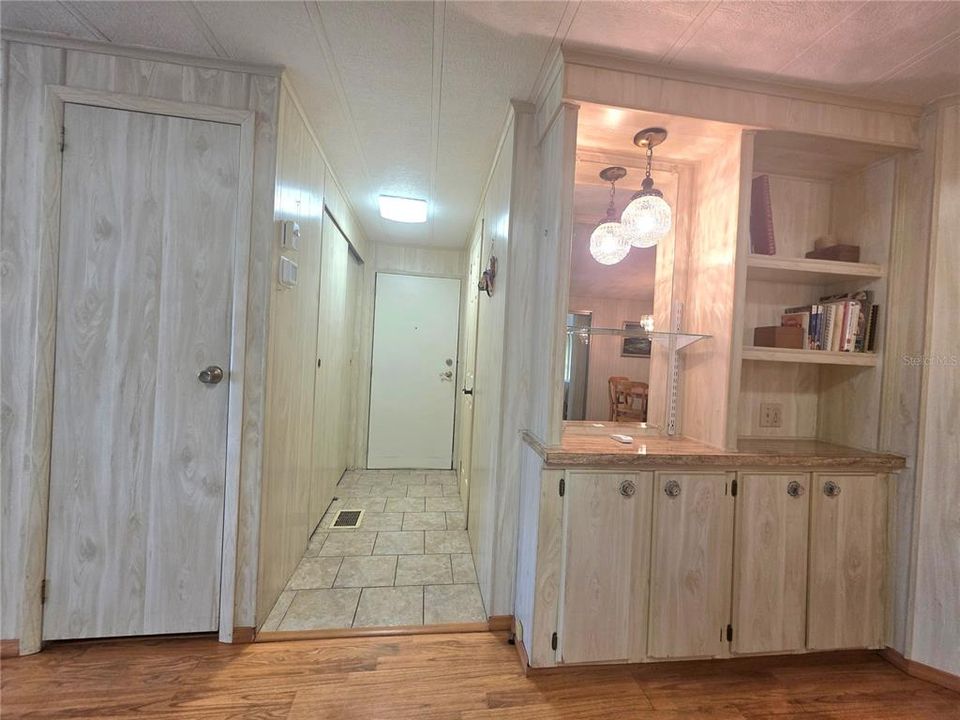 For Sale: $207,000 (2 beds, 2 baths, 1344 Square Feet)