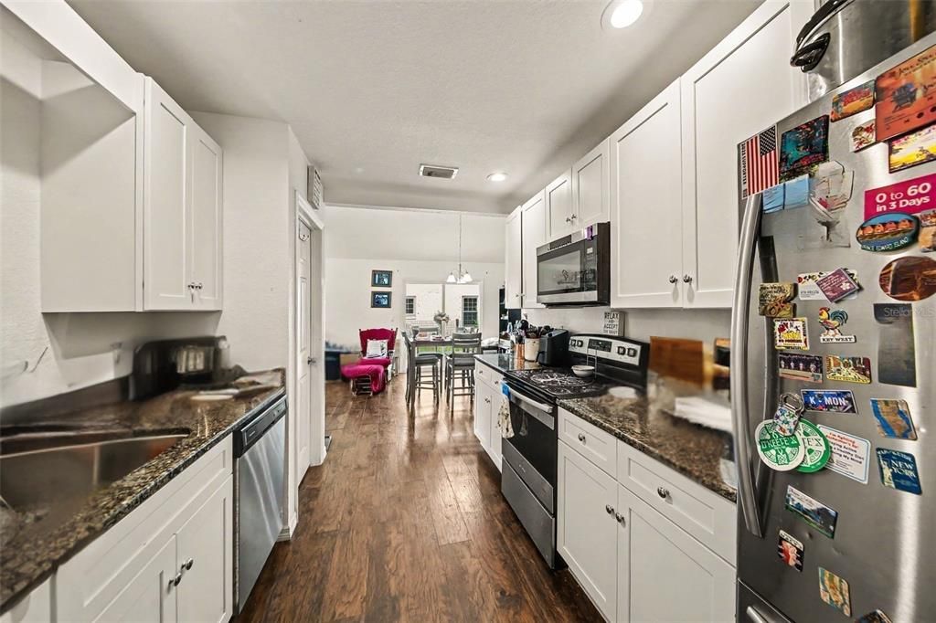 En Venta: $222,000 (3 camas, 2 baños, 1076 Pies cuadrados)