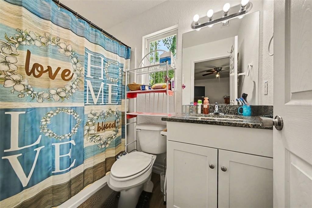 En Venta: $222,000 (3 camas, 2 baños, 1076 Pies cuadrados)