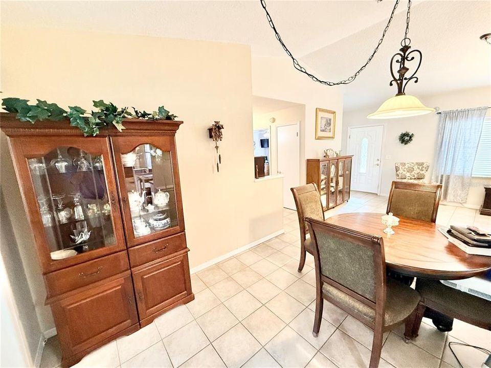 En Venta: $374,900 (3 camas, 2 baños, 1784 Pies cuadrados)