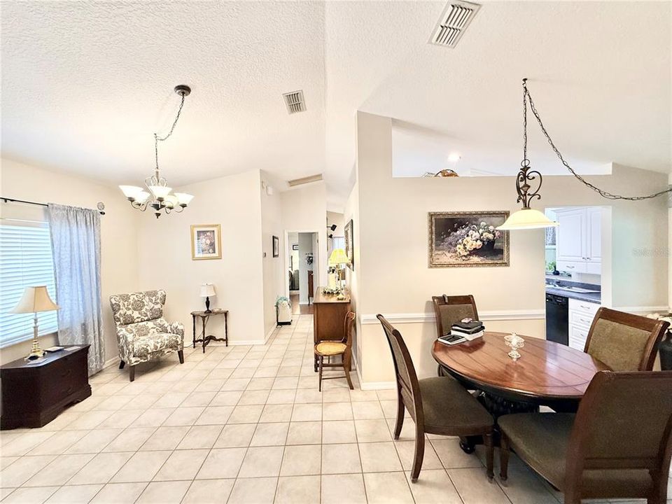 En Venta: $374,900 (3 camas, 2 baños, 1784 Pies cuadrados)
