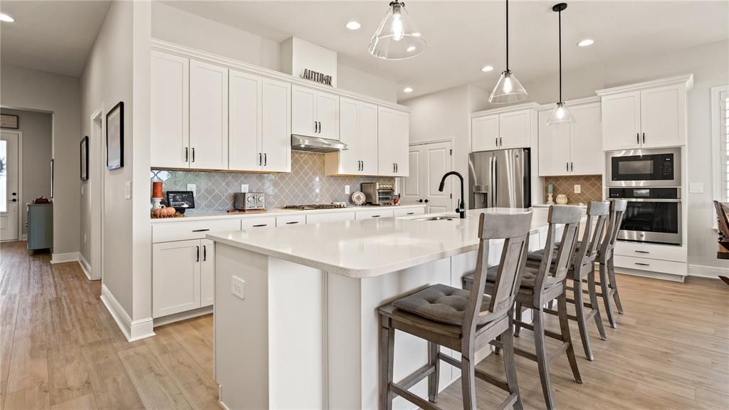For Sale: $555,000 (3 beds, 2 baths, 2066 Square Feet)