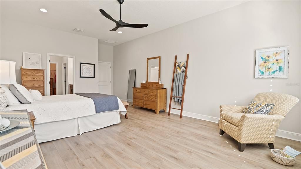 For Sale: $555,000 (3 beds, 2 baths, 2066 Square Feet)