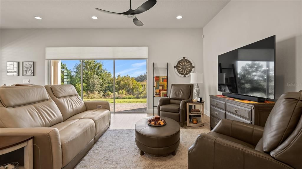 For Sale: $555,000 (3 beds, 2 baths, 2066 Square Feet)