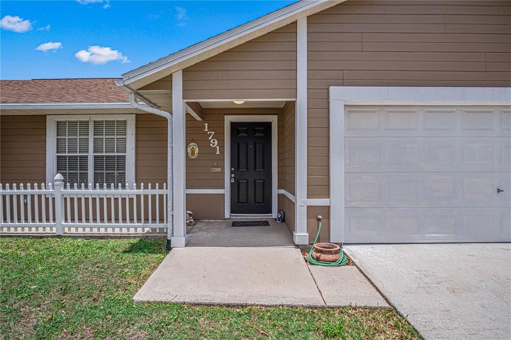 For Sale: $274,900 (3 beds, 2 baths, 1209 Square Feet)