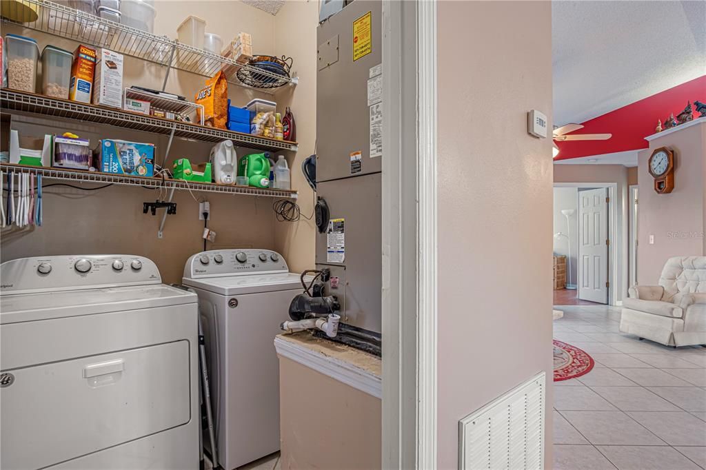 For Sale: $274,900 (3 beds, 2 baths, 1209 Square Feet)