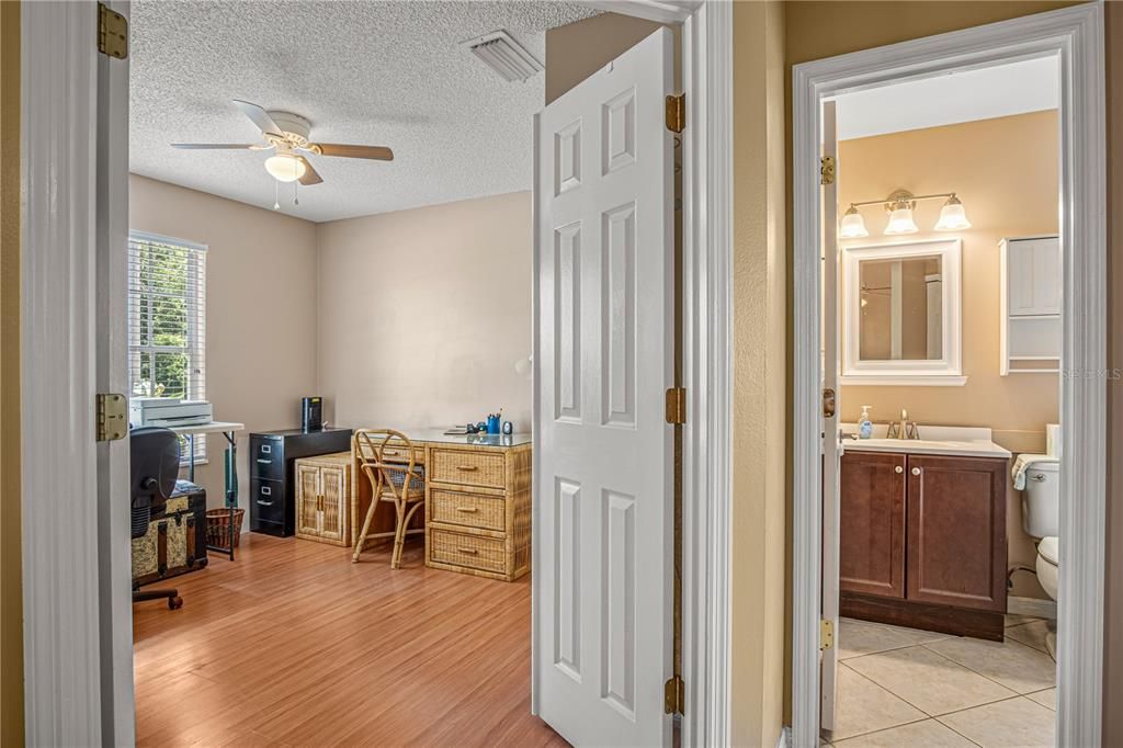 For Sale: $274,900 (3 beds, 2 baths, 1209 Square Feet)