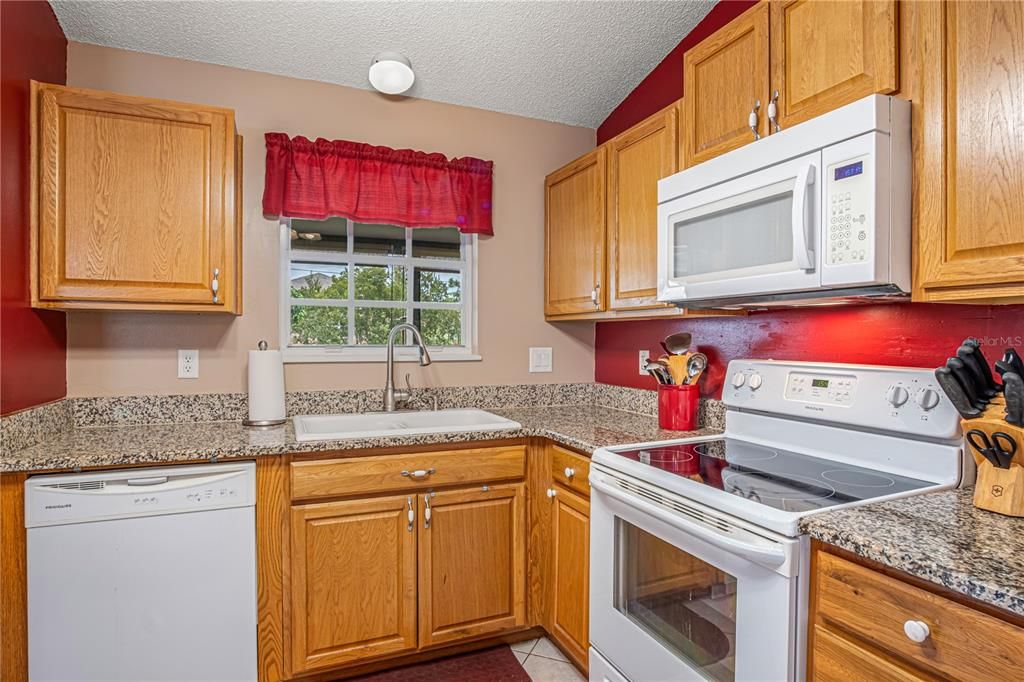 For Sale: $274,900 (3 beds, 2 baths, 1209 Square Feet)