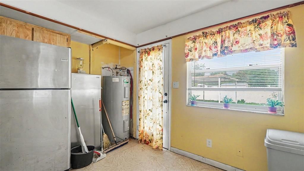 For Sale: $199,900 (3 beds, 2 baths, 1811 Square Feet)