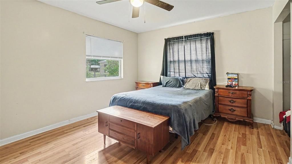 For Sale: $199,900 (3 beds, 2 baths, 1811 Square Feet)