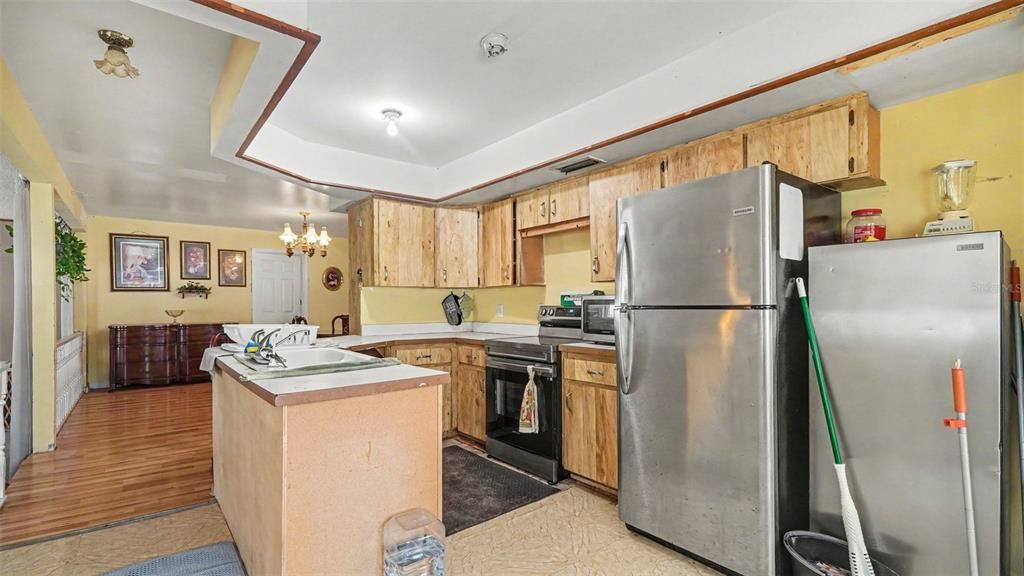 For Sale: $199,900 (3 beds, 2 baths, 1811 Square Feet)