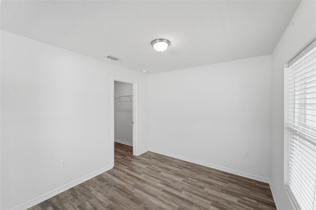 En Venta: $350,000 (4 camas, 2 baños, 2412 Pies cuadrados)