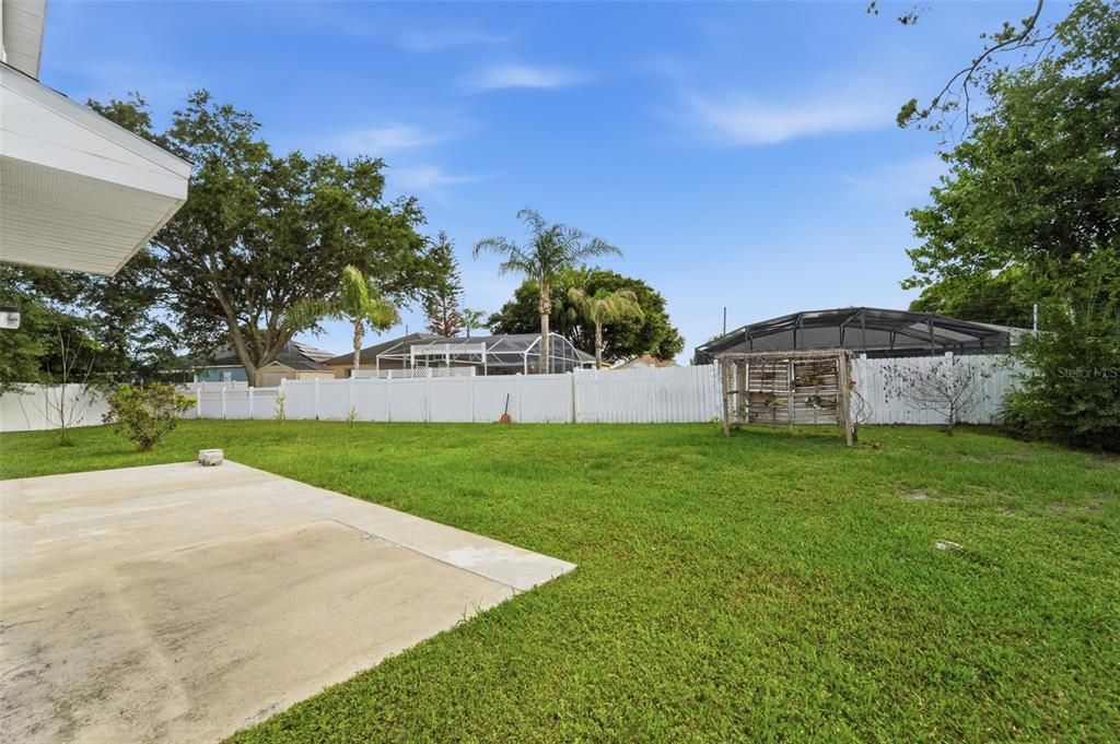 En Venta: $350,000 (4 camas, 2 baños, 2412 Pies cuadrados)