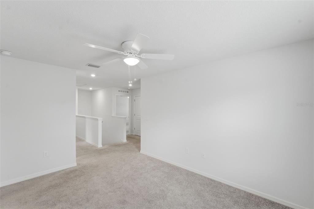 En Venta: $350,000 (4 camas, 2 baños, 2412 Pies cuadrados)