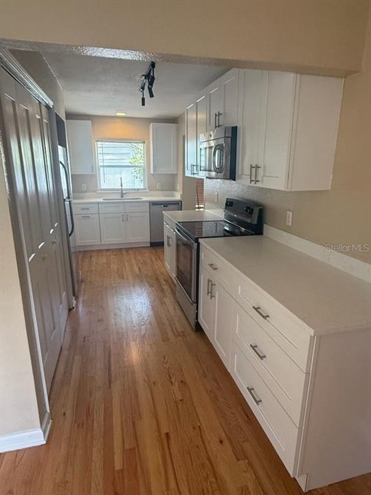 For Rent: $3,200 (2 beds, 2 baths, 1800 Square Feet)
