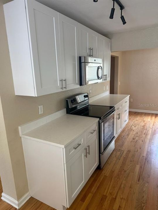 For Rent: $3,200 (2 beds, 2 baths, 1800 Square Feet)