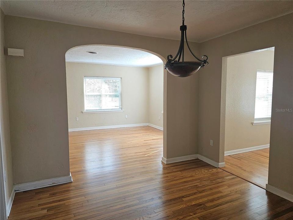For Rent: $3,200 (2 beds, 2 baths, 1800 Square Feet)