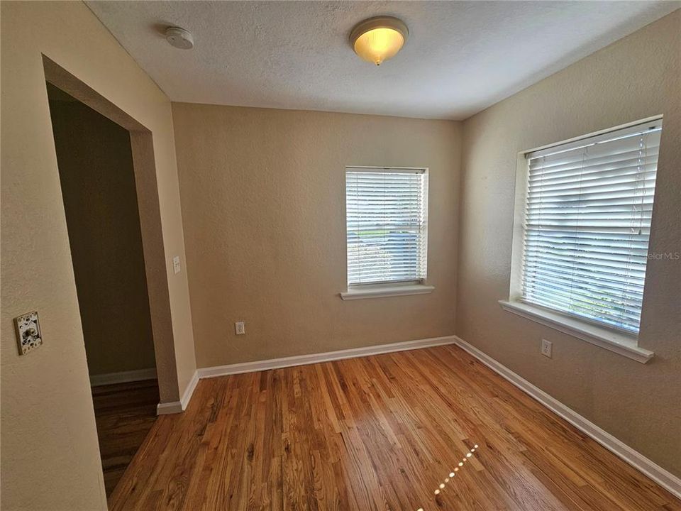 For Rent: $3,200 (2 beds, 2 baths, 1800 Square Feet)