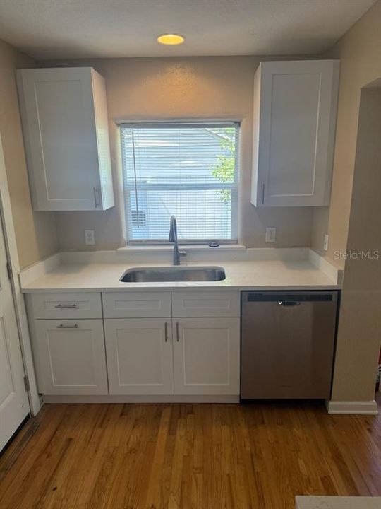 For Rent: $3,200 (2 beds, 2 baths, 1800 Square Feet)