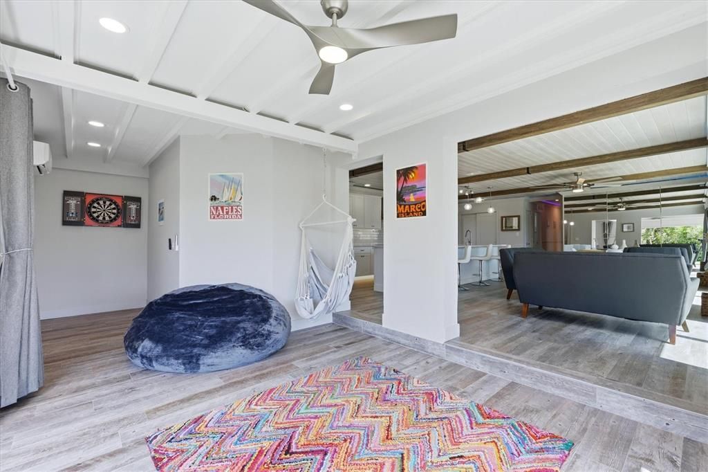 For Sale: $585,000 (3 beds, 2 baths, 1600 Square Feet)