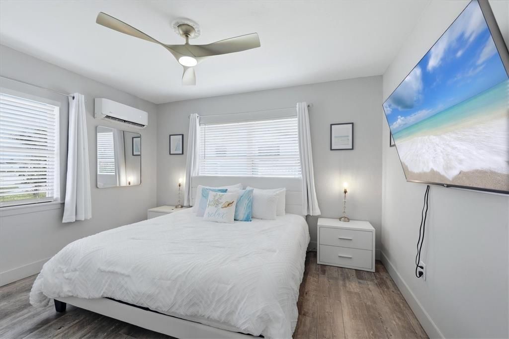 For Sale: $585,000 (3 beds, 2 baths, 1600 Square Feet)