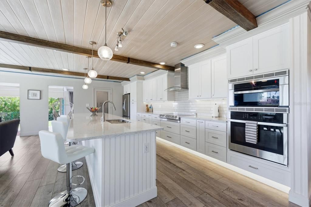 For Sale: $585,000 (3 beds, 2 baths, 1600 Square Feet)