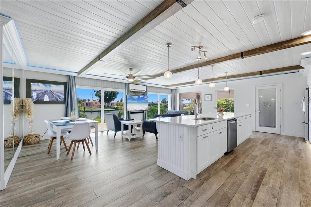 For Sale: $585,000 (3 beds, 2 baths, 1600 Square Feet)