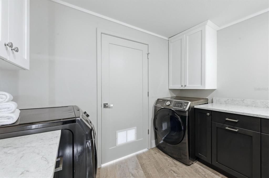 For Sale: $585,000 (3 beds, 2 baths, 1600 Square Feet)