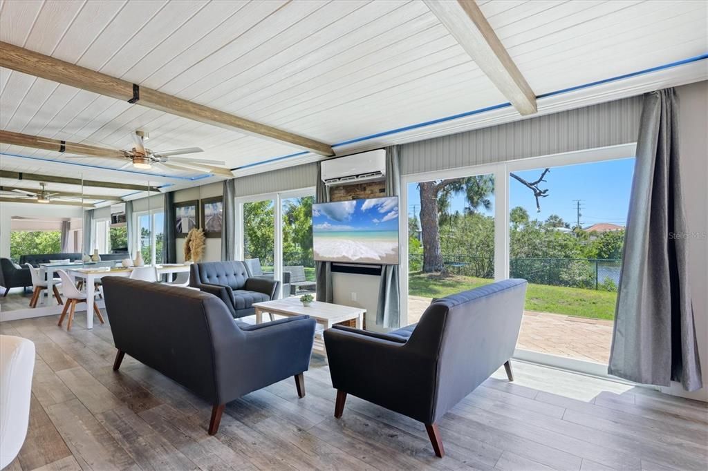 For Sale: $585,000 (3 beds, 2 baths, 1600 Square Feet)