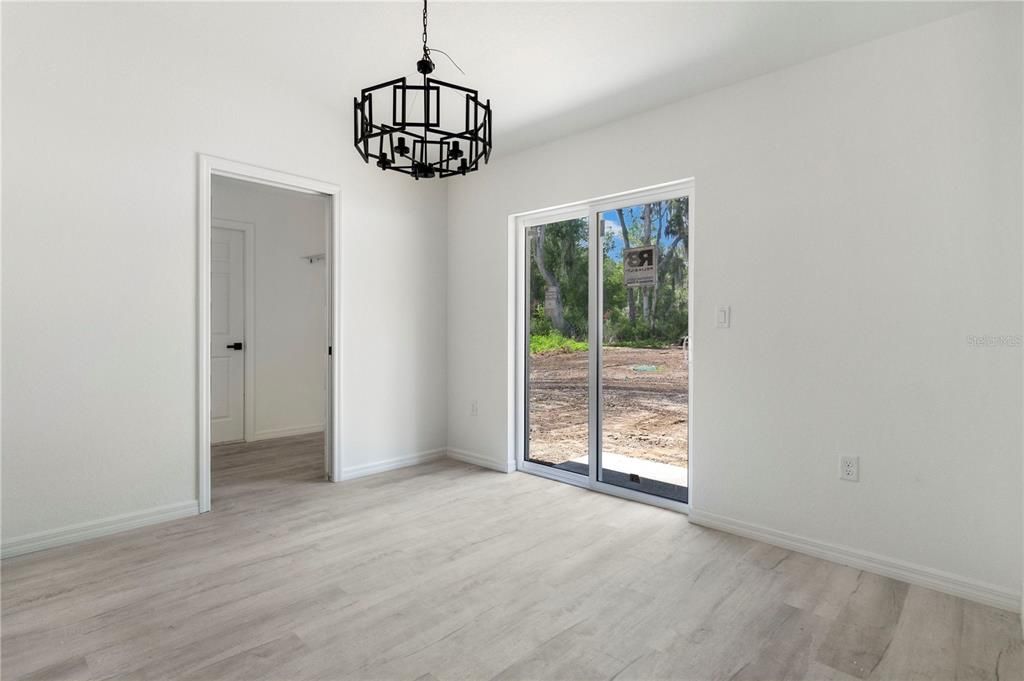 На продажу: $229,999 (3 спален, 2 ванн, 1073 Квадратных фут)