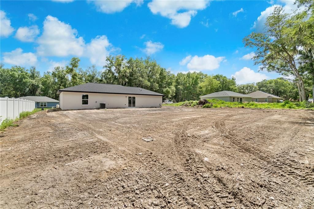 На продажу: $229,999 (3 спален, 2 ванн, 1073 Квадратных фут)