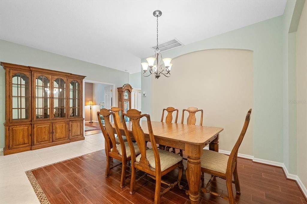 For Sale: $625,000 (4 beds, 3 baths, 2097 Square Feet)