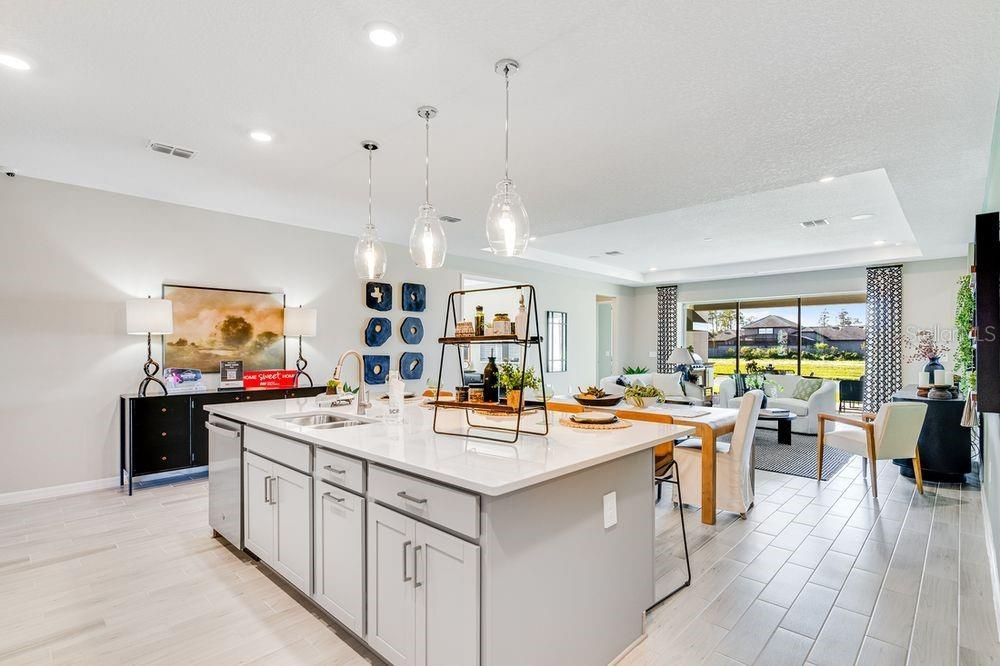 For Sale: $599,999 (4 beds, 4 baths, 2921 Square Feet)