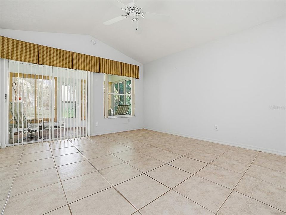 For Sale: $235,000 (2 beds, 2 baths, 1343 Square Feet)