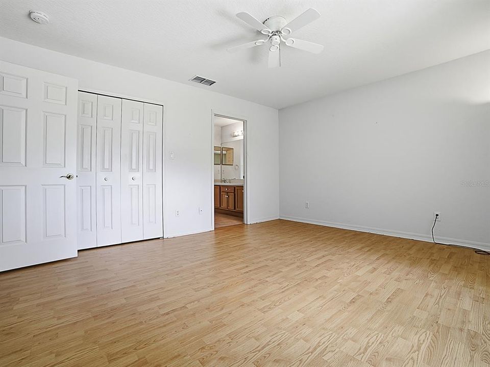 For Sale: $235,000 (2 beds, 2 baths, 1343 Square Feet)