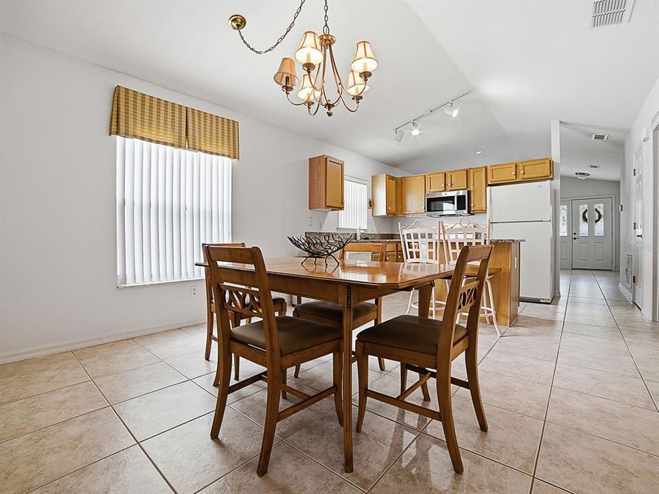 For Sale: $235,000 (2 beds, 2 baths, 1343 Square Feet)