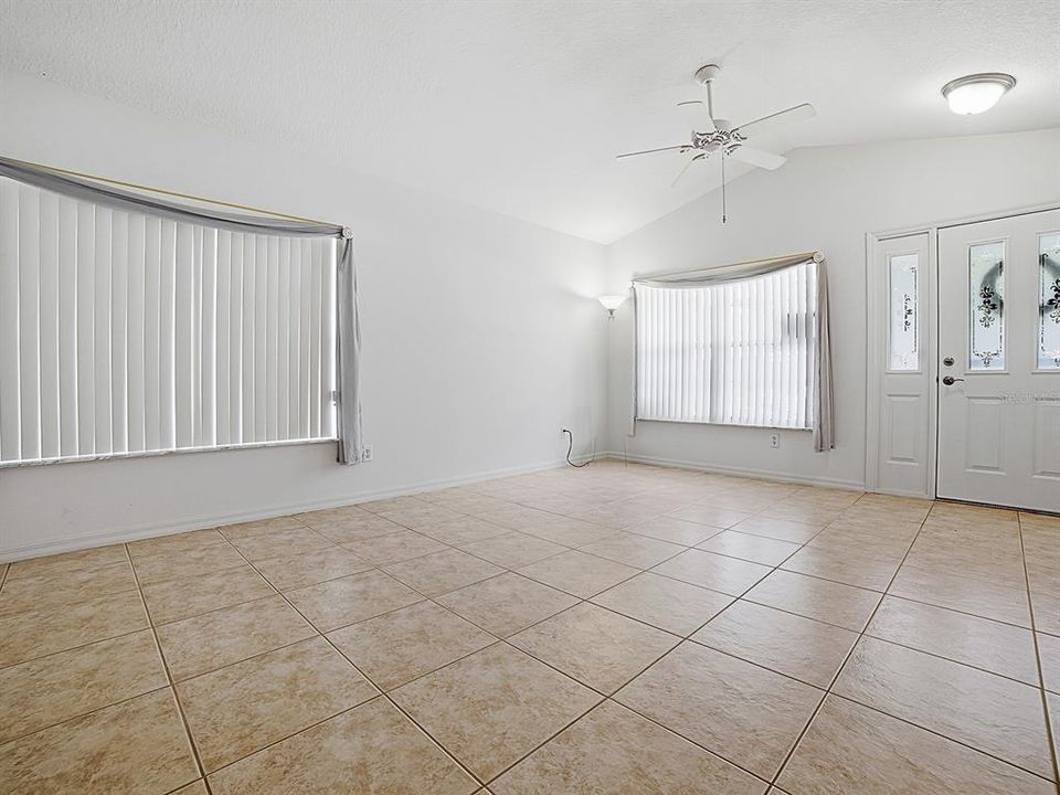 For Sale: $235,000 (2 beds, 2 baths, 1343 Square Feet)