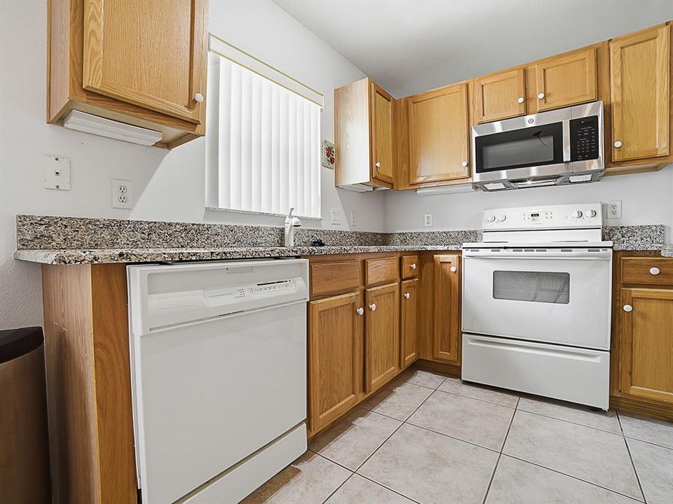 For Sale: $235,000 (2 beds, 2 baths, 1343 Square Feet)