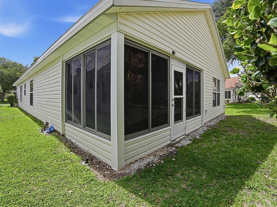 For Sale: $235,000 (2 beds, 2 baths, 1343 Square Feet)
