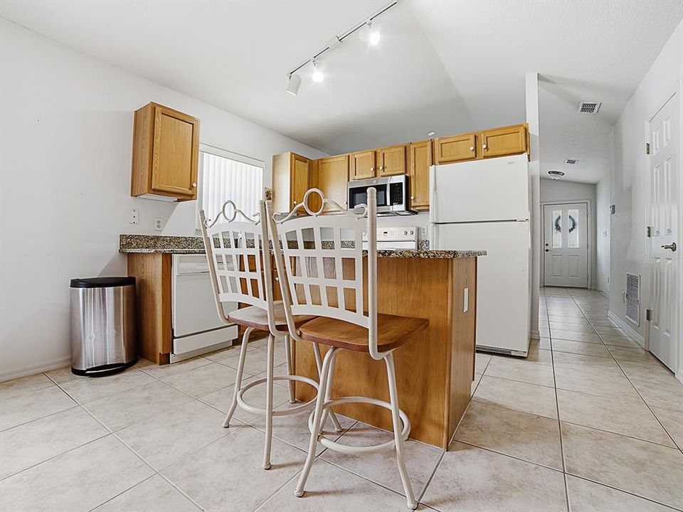 For Sale: $235,000 (2 beds, 2 baths, 1343 Square Feet)