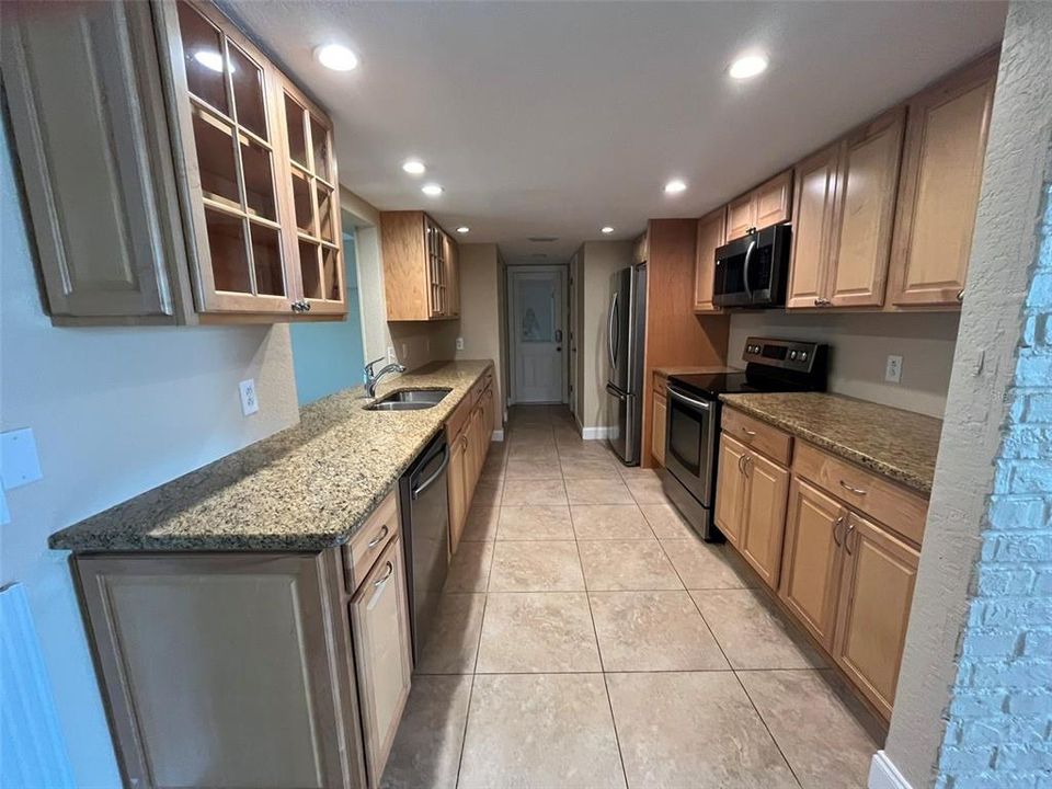 For Rent: $1,895 (3 beds, 2 baths, 2048 Square Feet)