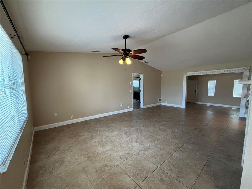 For Rent: $1,895 (3 beds, 2 baths, 2048 Square Feet)